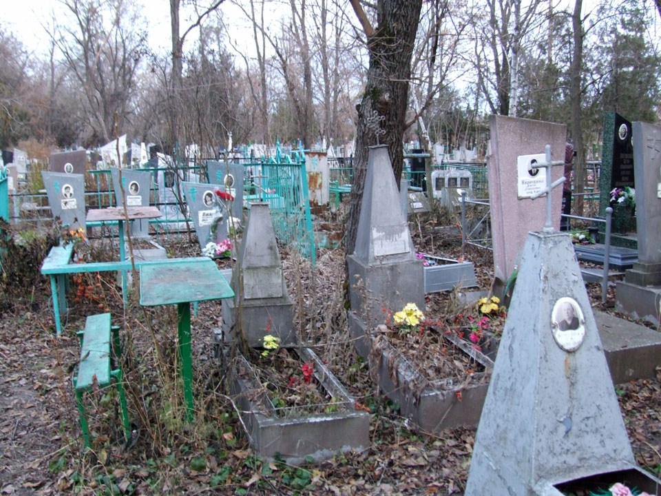 Более полумиллиона рублей потратят в Половинном на ограждение кладбища