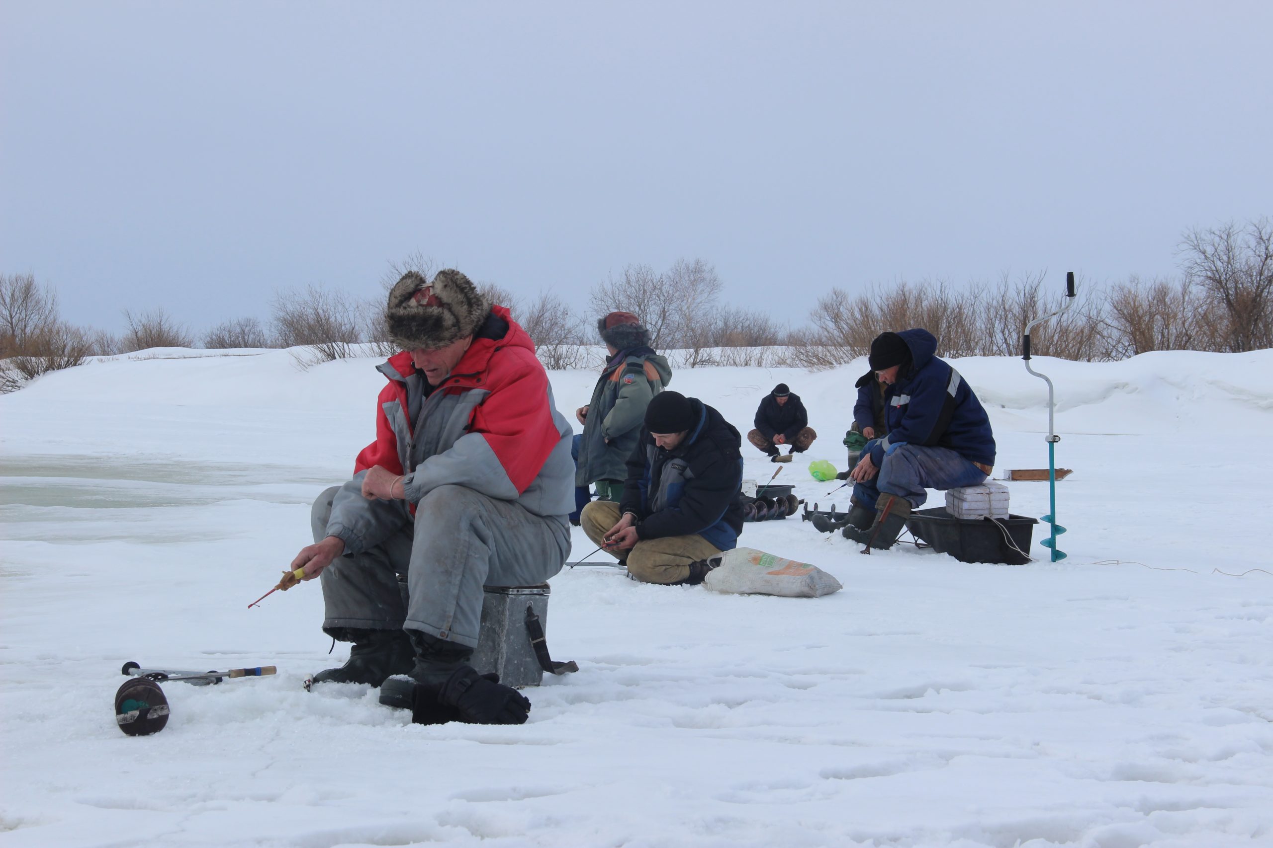 В Краснозерском прошли соревнования по зимней рыбалке