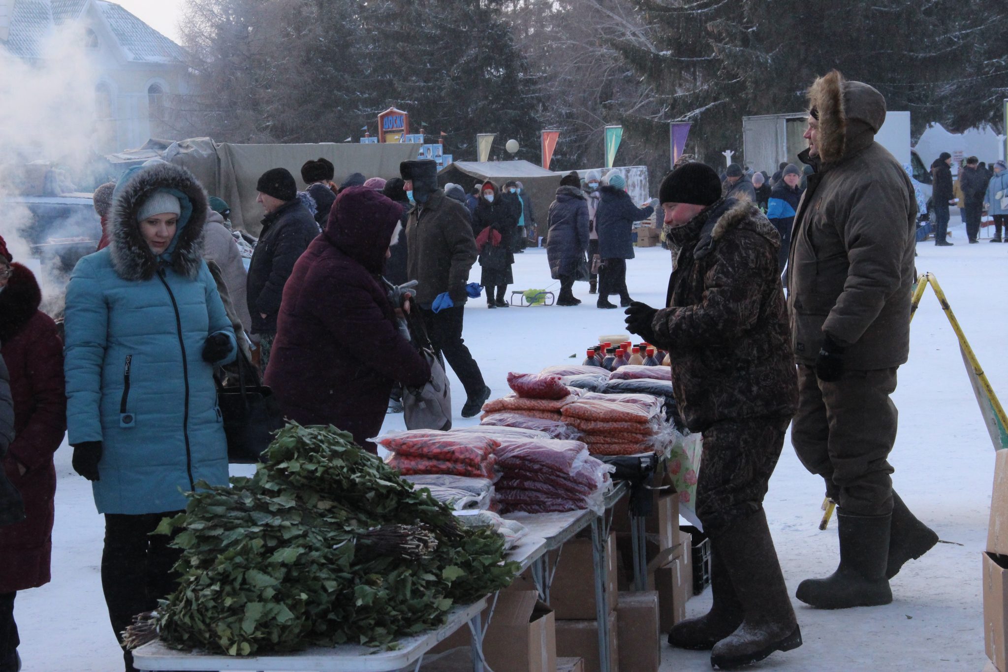 Погода краснозерское. Сельская ярмарка. Участники омских ярмарок. Ярмарка в Краснозерском Новосибирской области фото. Ярмарка когда проходит.