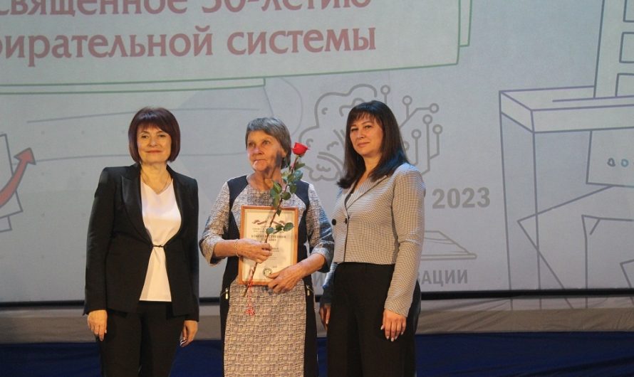 27 декабря в Краснозерском РДК состоялось торжественное мероприятие посвященное Дню Конституции и 30-летию избирательной системы
