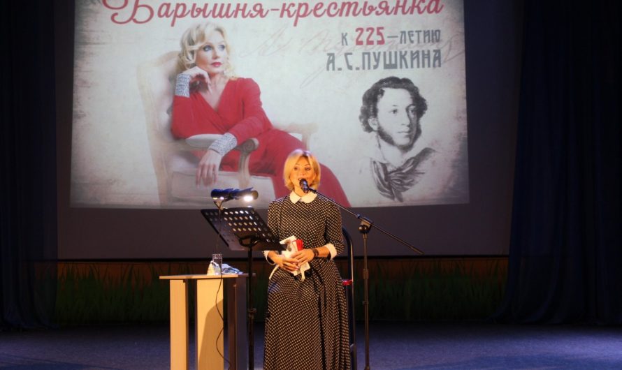 Заслуженная артистка России Ирина Климова выступила сегодня на сцене Краснозерского Дома культуры