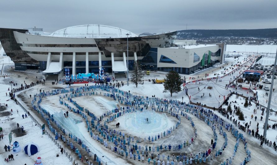 Вы когда-нибудь видели тысячу Снегурочек за раз? А вот в Кемерово увидели