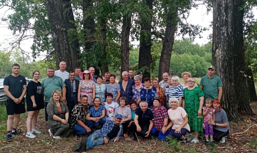 Уже стало доброй традицией третий год подряд, в первую субботу августа, когда собираются бывшие жители села Осинники (Исашено) на встречу односельчан