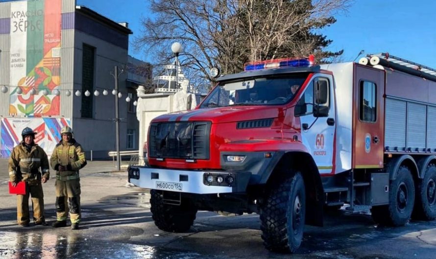 В Краснозерском пожарные отрабатывают навыки тушения пожара