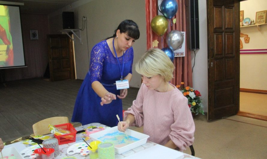 Сегодня, в профессиональный праздник- День воспитателя, в р.п.Краснозерское состоялся финал районного конкурса «Воспитатель года-2023»