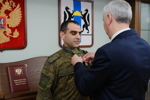 Губернатор вручил врачу-герою медаль Суворова