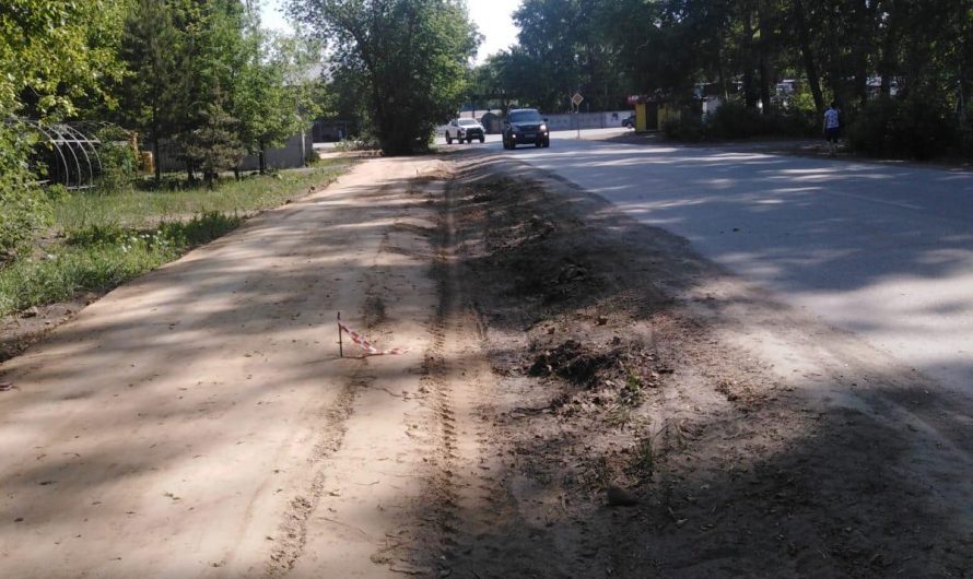 В рамках программы инициативного бюджетирования в р. п. Краснозерское на ул. Северная, ведущей к автовокзалу, начали делать тротуар