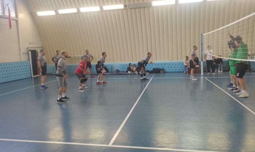 В с. Майское состоялся традиционный турнир по волейболу среди женских и мужских команд на Кубок жатвы-2023