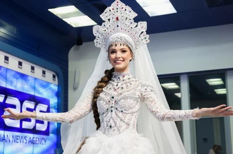 Победительница конкурса красоты «Мисс Россия» Маргарита Голубева показала наряд, в котором она предстанет перед жюри конкурса «Мисс Вселенная.»