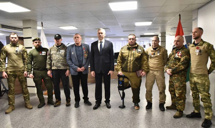 Принял участие в церемонии вручения государственных наград бойцам специальной военной операции