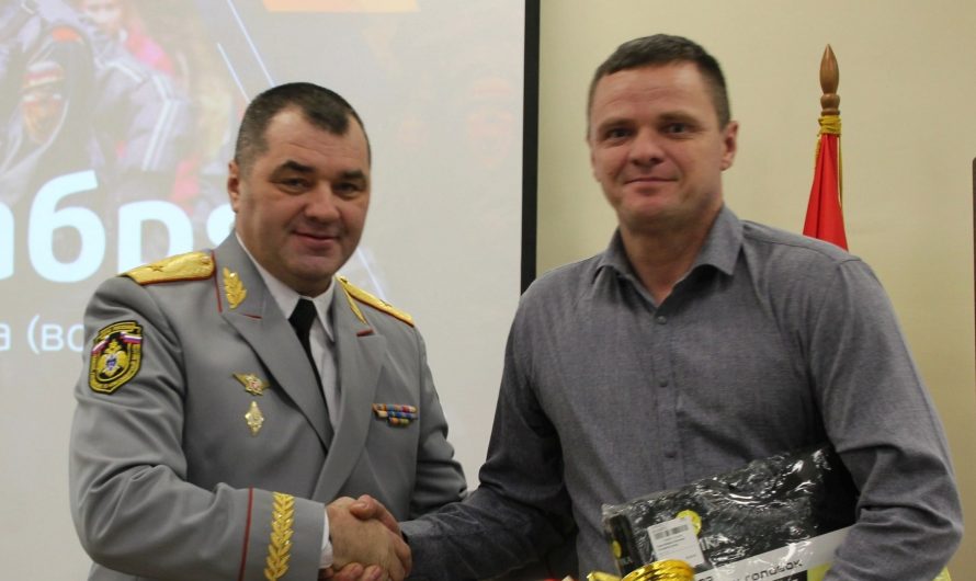 Краснозерцев наградили в День добровольца