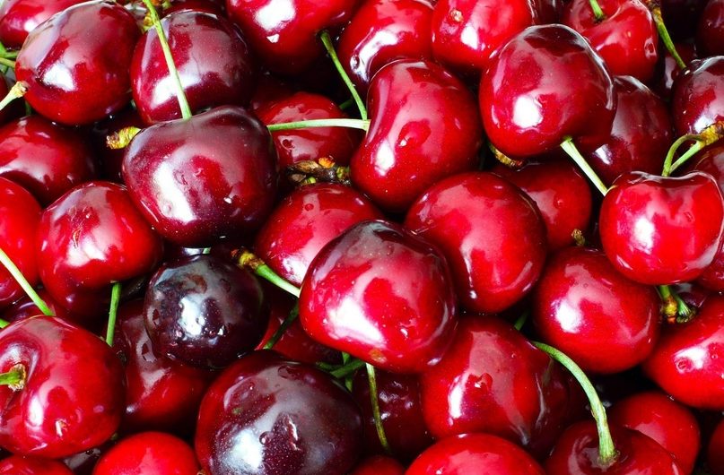 Первые сезонные партии черешни из Узбекистана, Кыргызстана и Таджикистана стали завозить в Новосибирскую область