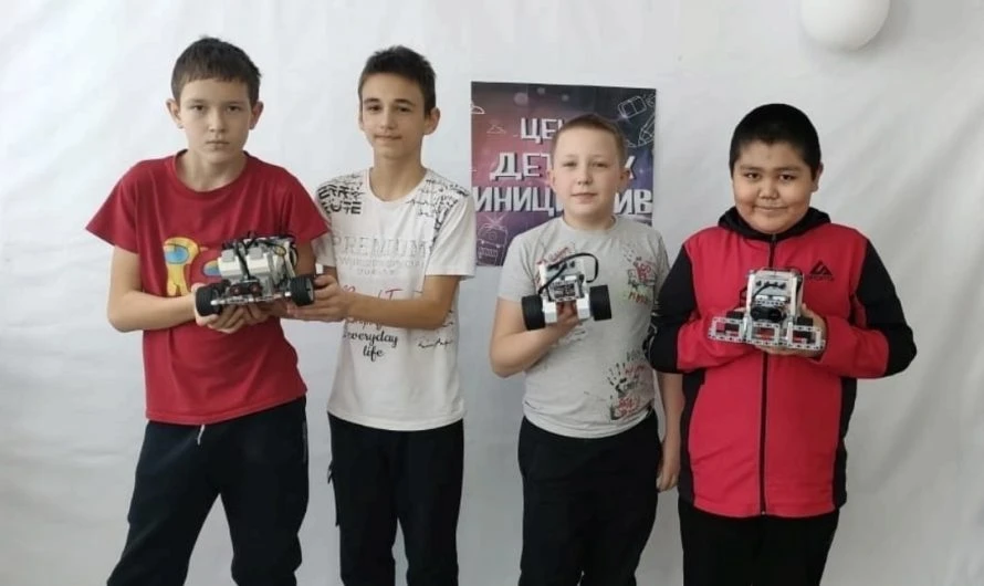 В межрайонных соревнованиях по робототехнике краснозерские школьники показали себя на высоком уровне