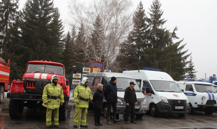 В р.п.Краснозерское прошел смотр сил и средств системы предупреждения и действий в ЧС
