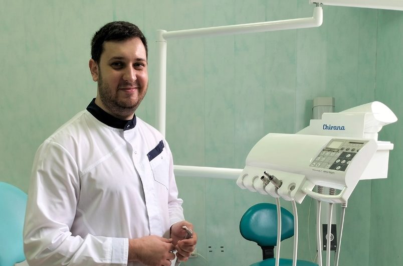 В Краснозерской ЦРБ приступил к работе новый стоматолог-ортопед