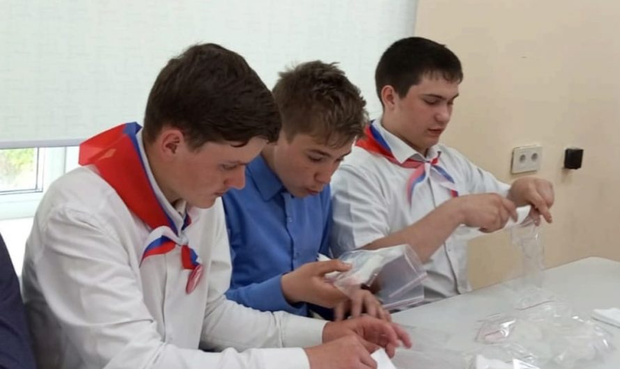 В Майской школе провели мероприятие, посвящённое “Дню пионерии”