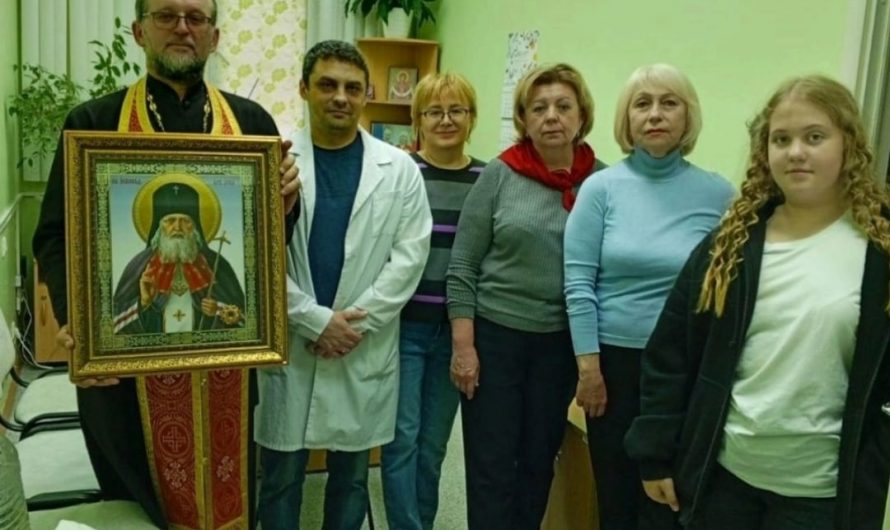 В Краснозерской ЦРБ провели молебен за здравие перед иконой св.Луки