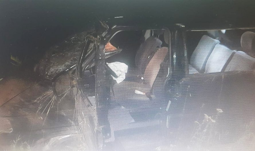 Ночью автомобиль перевернулся в кювет