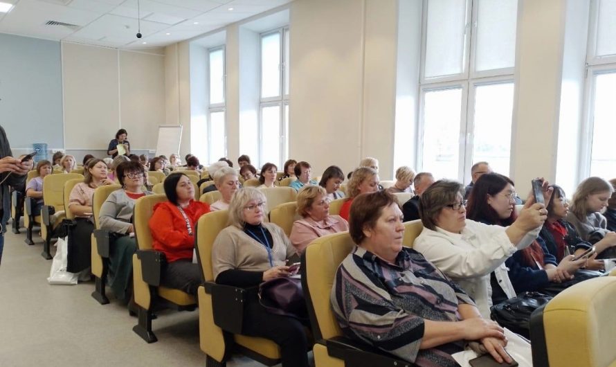 Сотрудники Краснозерской библиотеки стали участниками Международного фестиваля “Книжная Сибирь-2024”