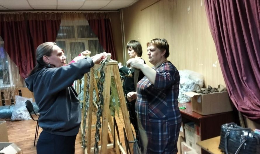 Волонтеры нашего района действуют активно и оперативно — переводят средства, приносят необходимое для наших ребят в зоне СВО