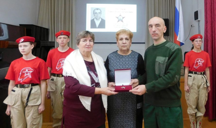 В День памяти неизвестного солдата в Веселовской СОШ прошло торжественное и памятное мероприятие «Мы память будем бережно хранить!»