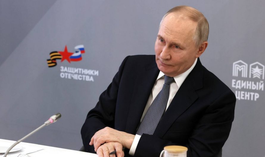 Владимир Путин в преддверии Международного женского дня встретился с матерями и женами героев СВО