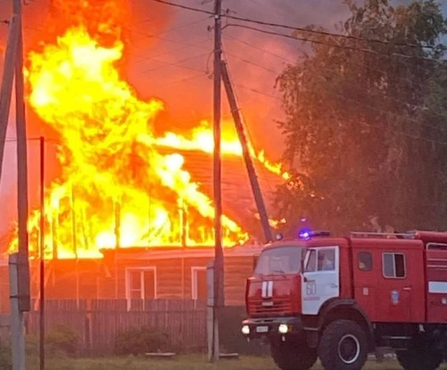 В поселке Красный Хутор произошел пожар в доме