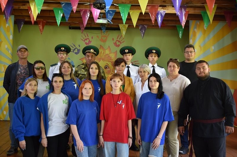 В Краснозерском детском оздоровительном лагере «Солнышко» прошла акция «Россия, я тобой горжусь», посвященная Году защитника Отечества