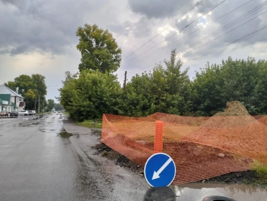 В р.п.Краснозерское идет замена водопровода