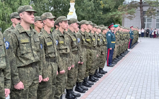 Новобранцам казачьего кадетского корпуса региона вручили погоны