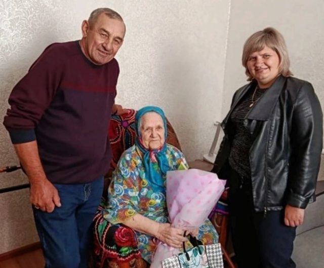 Жительница села Половинное отметила 90-летний юбилей