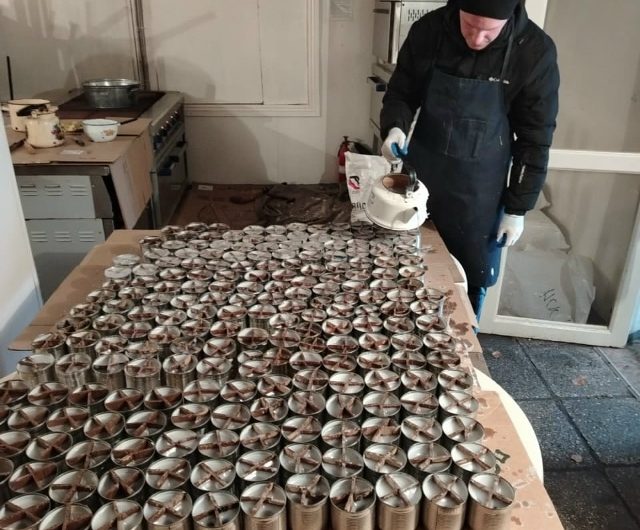 Краснозерский Дом детского творчества собрал очередную партию помощи для бойцов СВО