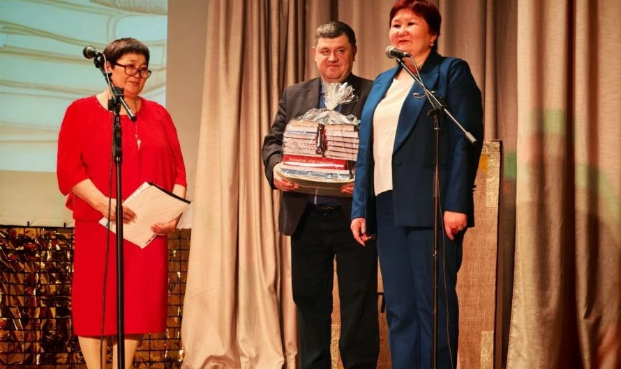 Майская библиотека отпраздновала 70-летний юбилей