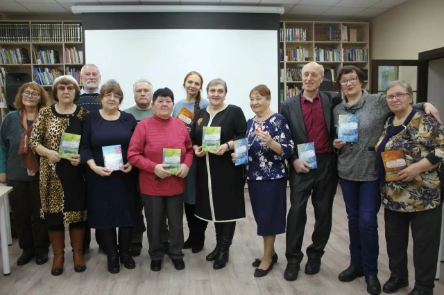 В Краснозерской ЦБС прошла презентация сборника «Времена года. Краснозерье»