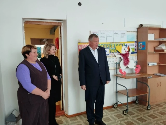 Жители Лотошного на разговор с главой района пришли со своим самым наболевшим вопросом — рассказать о проблеме водоснабжения