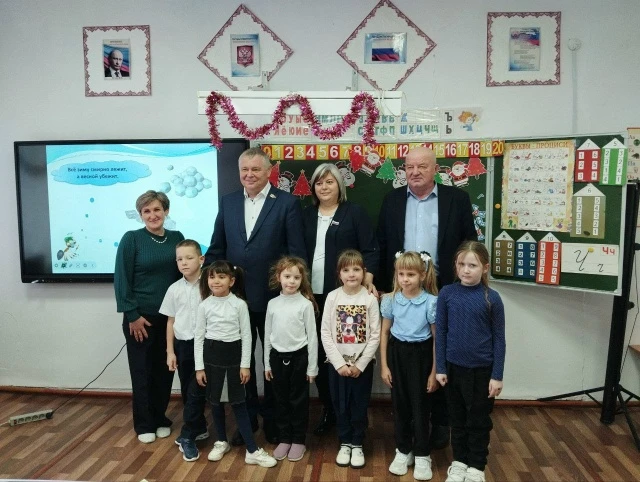 Сегодняшняя рабочая поездка главы района началась с посещения Веселовского муниципального образования