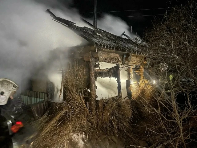 Сегодня около часа ночи в Половинном случился пожар