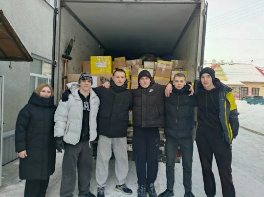 Жители Краснозерского района собрали посылки для бойцов СВО к Дню защитника отечества