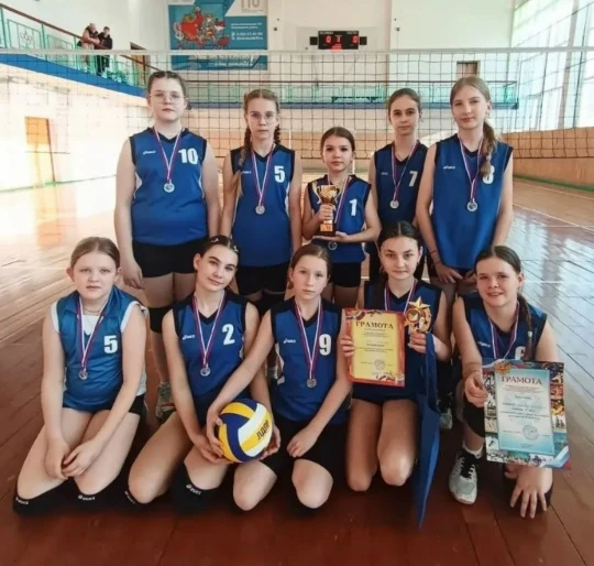 В Краснозерской ДЮСШ прошёл межмуниципальный турнир по волейболу среди девушек