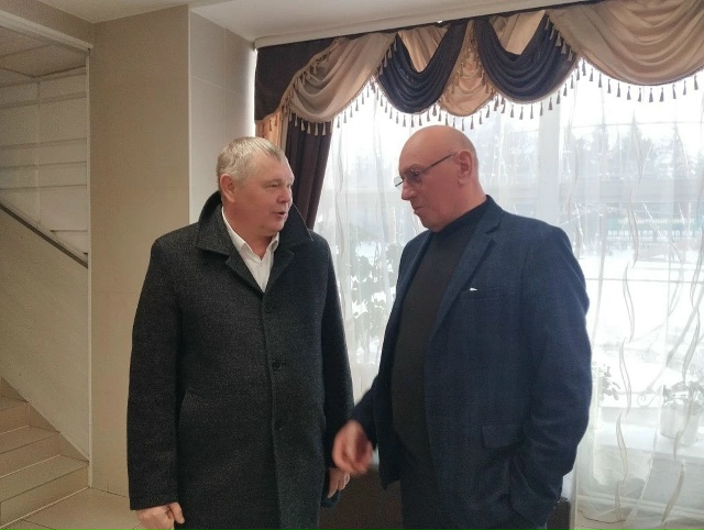 Краснозерский РДК — главная сцена района. Все самые массовые мероприятия, конкурсы, гастроли проходят здесь, поэтому так важно иметь самое современное оснащение и презентабельный внешний вид