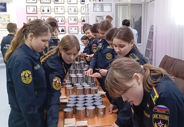 В Краснозерском Доме детского творчества прошёл мастер-класс по изготовлению блиндажных свечей