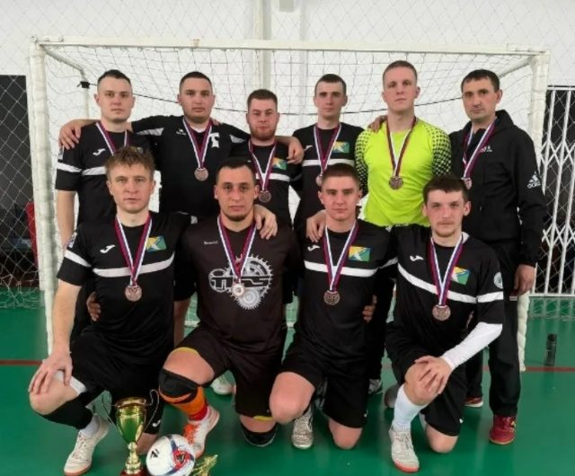 Сборная Краснозерского района завоевала бронзу на чемпионате области по мини-футболу