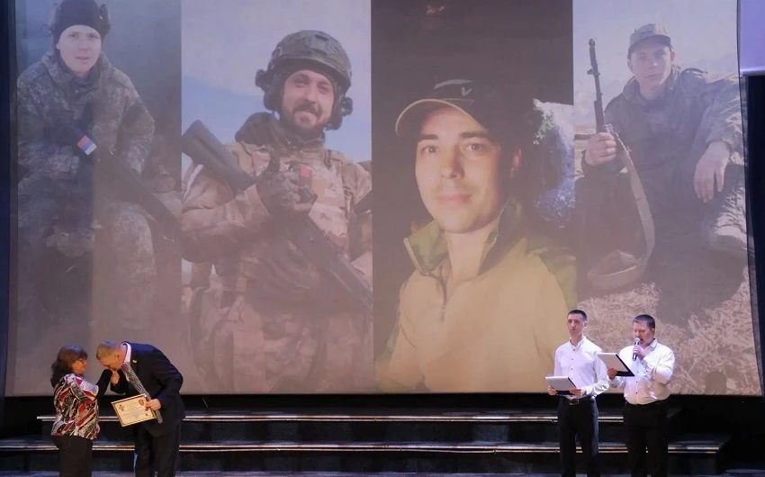 В Краснозерском районе поздравили матерей и жен участников СВО