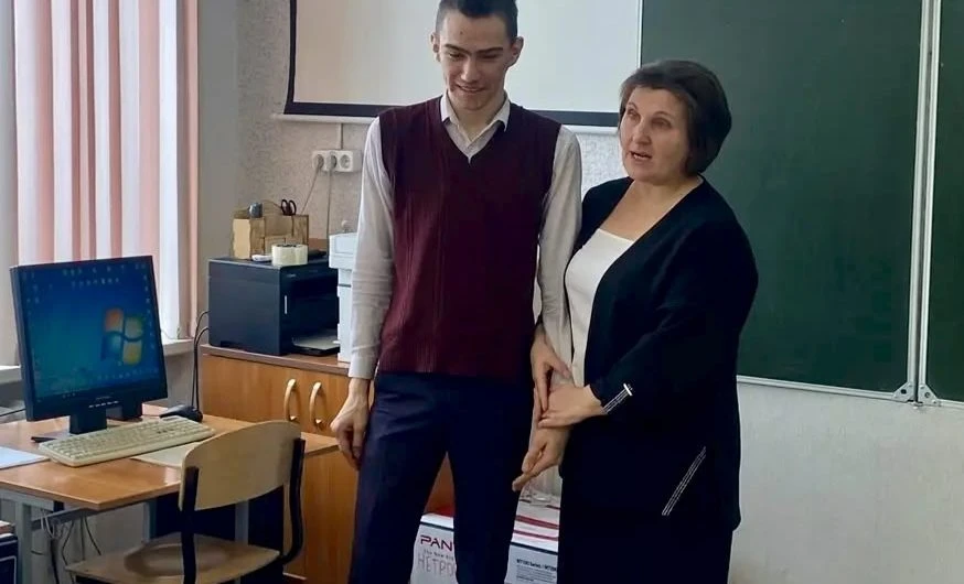 Ученик Краснозерского лицея N2 спас девушку от нападения собаки