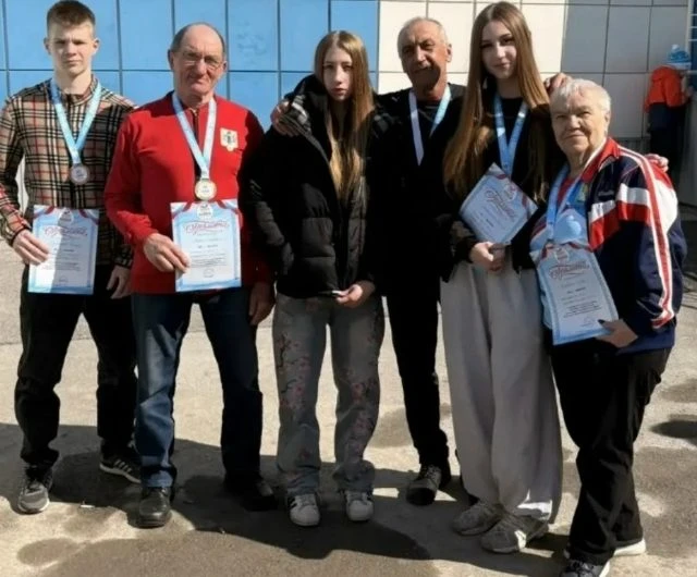 Краснозерские пловцы вернулись с областных соревнований с медалями