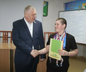 В администрации Краснозерского района состоялась встреча главы района Б.В.Луцкого со спортсменами и тренерами ДЮСШ