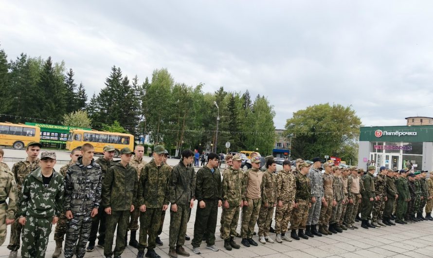 Парни Краснозерского района отправились на учебные сборы по основам военной службы.