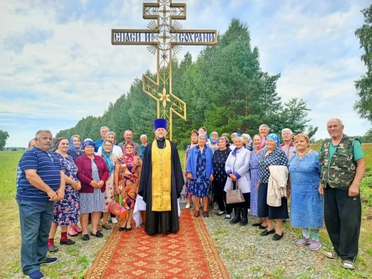 В селе Нижнечеремошное состоялось знаменательное событие – освящение поклонного креста.
