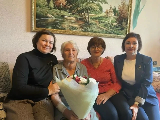 Сегодня свой 95-летний юбилей отмечает ветеран труда, труженица тыла Зоя Алексеевна Бервинова.